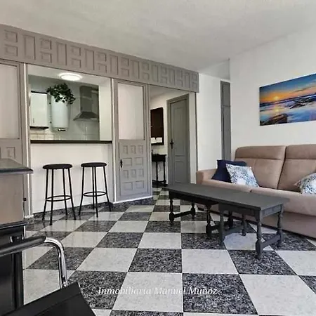 A Metros Del Castillo Sohai Apartment *
